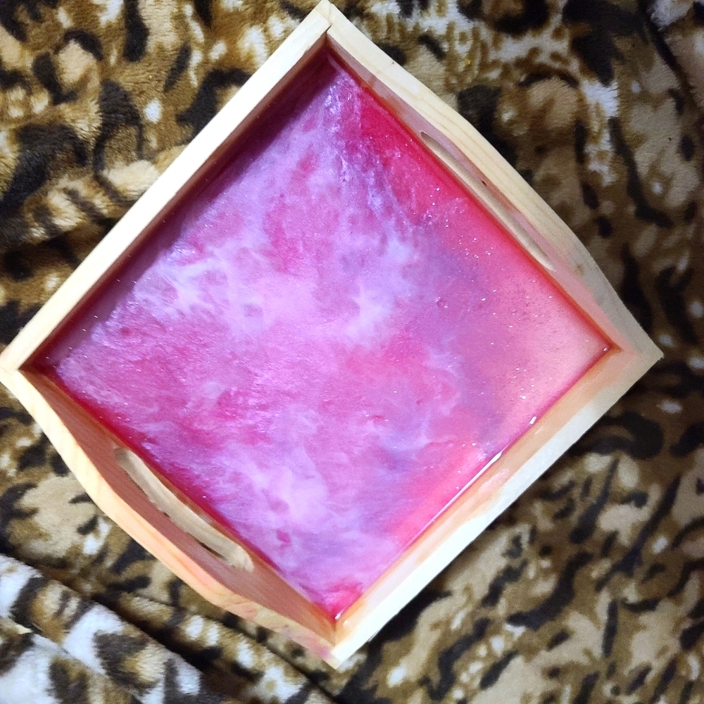 Serving tray